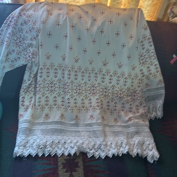 IVORY TOP WITH LACE AND SMALL PATTERNS from COLDWATER CREEK 2X - Picture 4 of 7